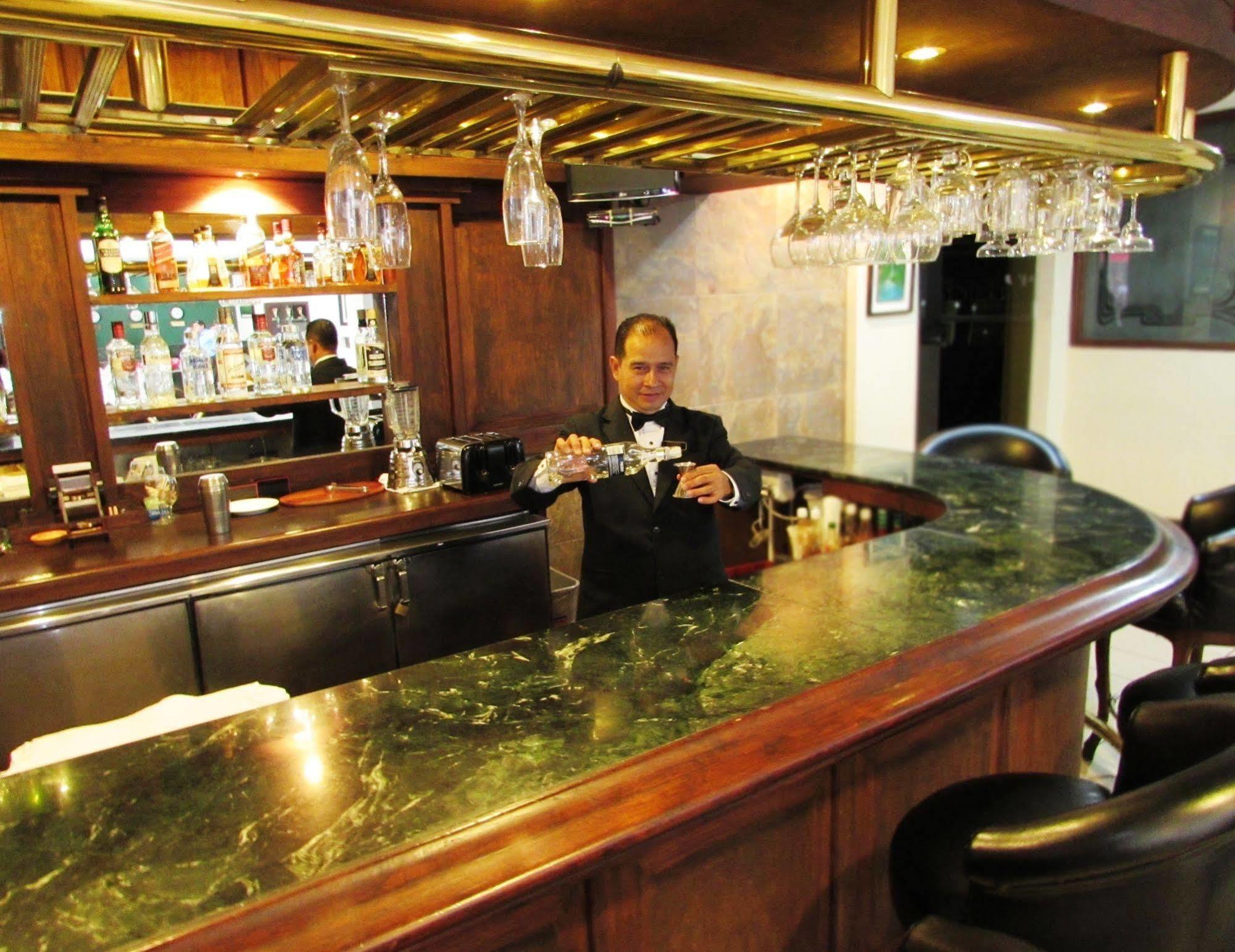 Siesta Hotel And Casino Antiguo Cuscatlán Zewnętrze zdjęcie
